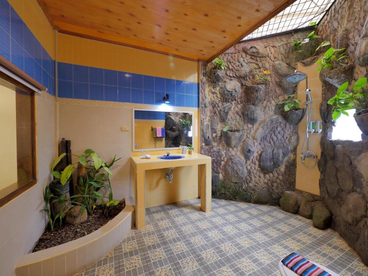 Tabo Cottages Tuk Tuk Exterior photo