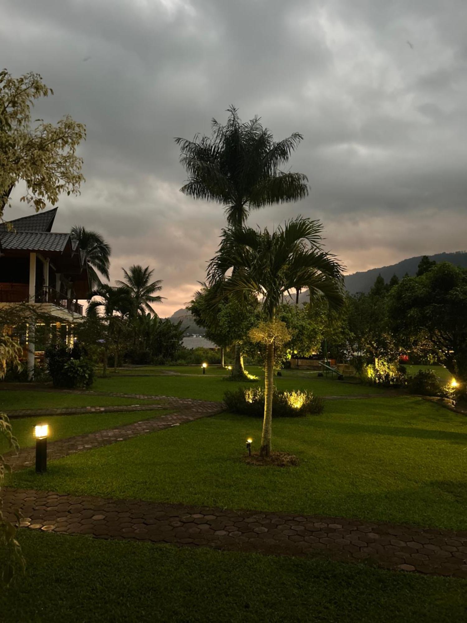 Tabo Cottages Tuk Tuk Exterior photo