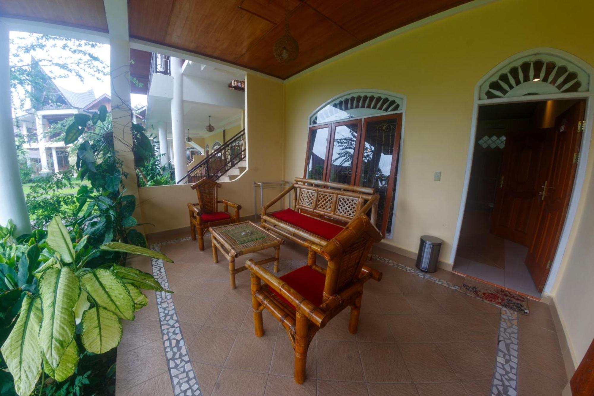 Tabo Cottages Tuk Tuk Exterior photo