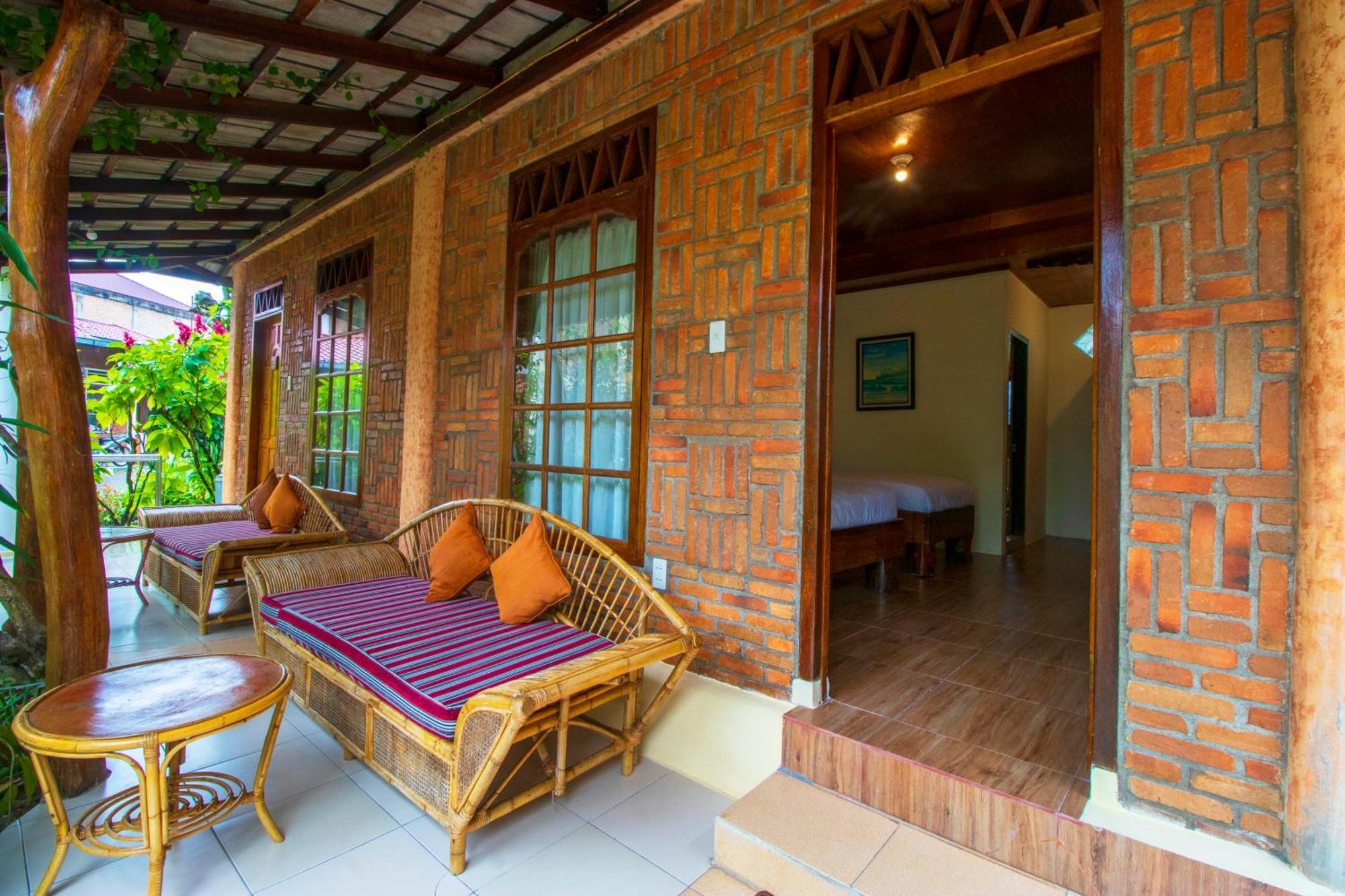 Tabo Cottages Tuk Tuk Exterior photo