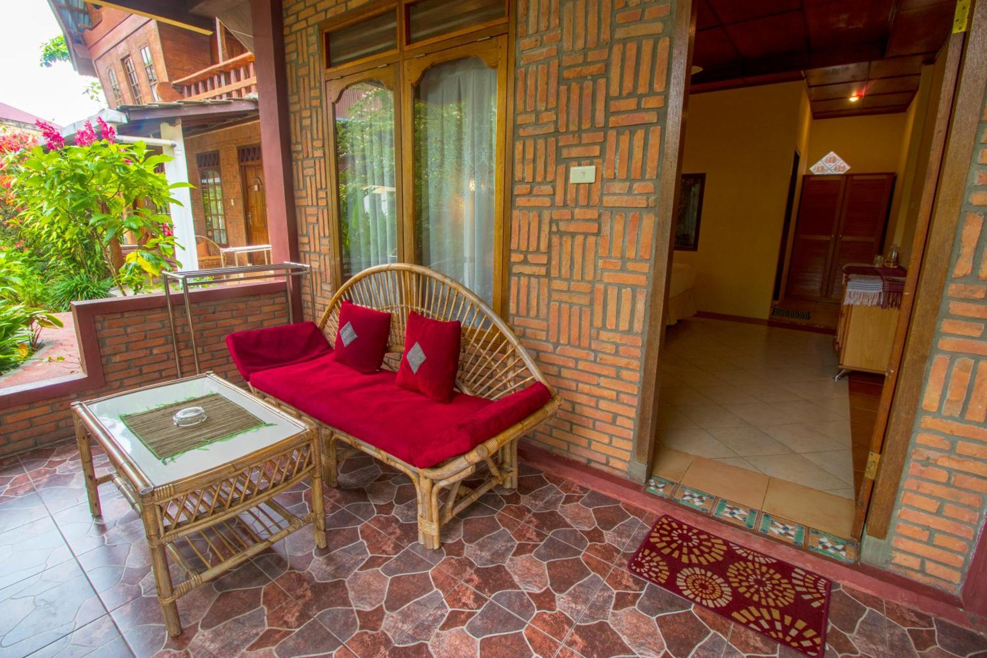 Tabo Cottages Tuk Tuk Exterior photo