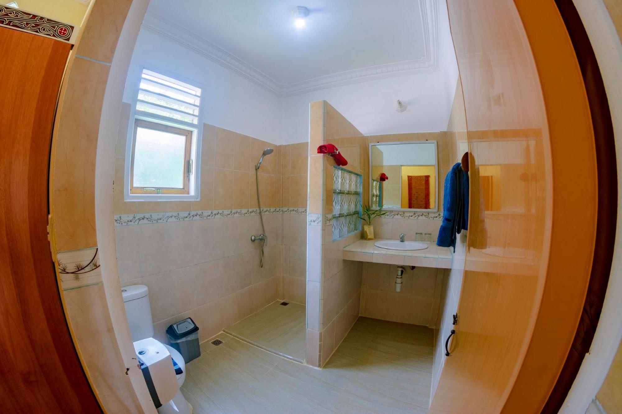 Tabo Cottages Tuk Tuk Exterior photo