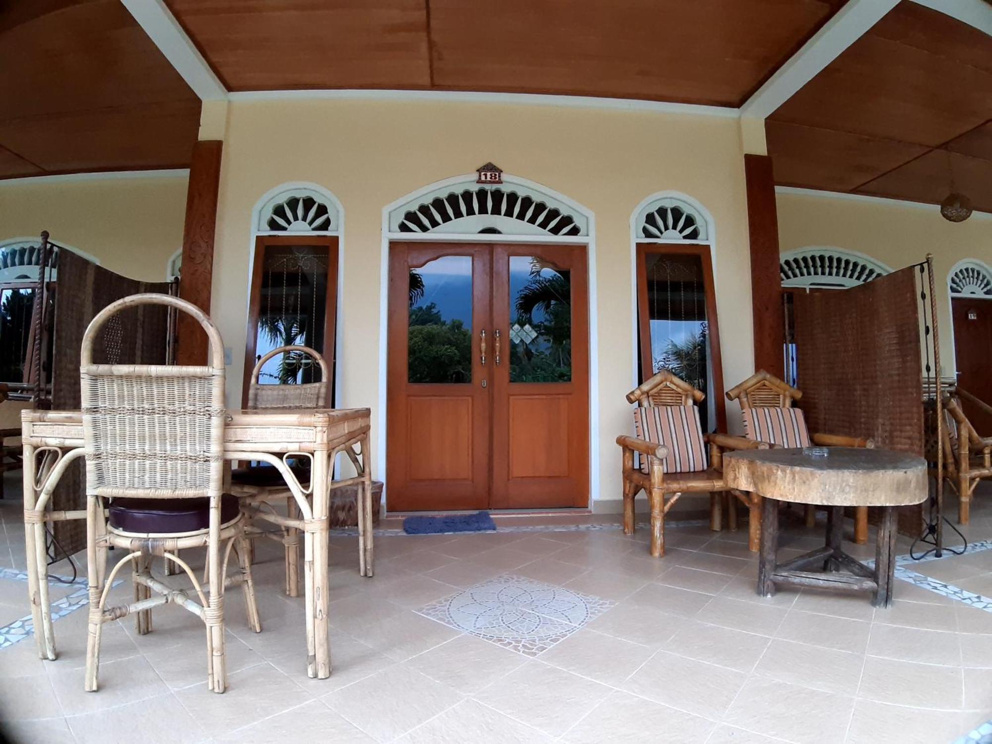 Tabo Cottages Tuk Tuk Exterior photo