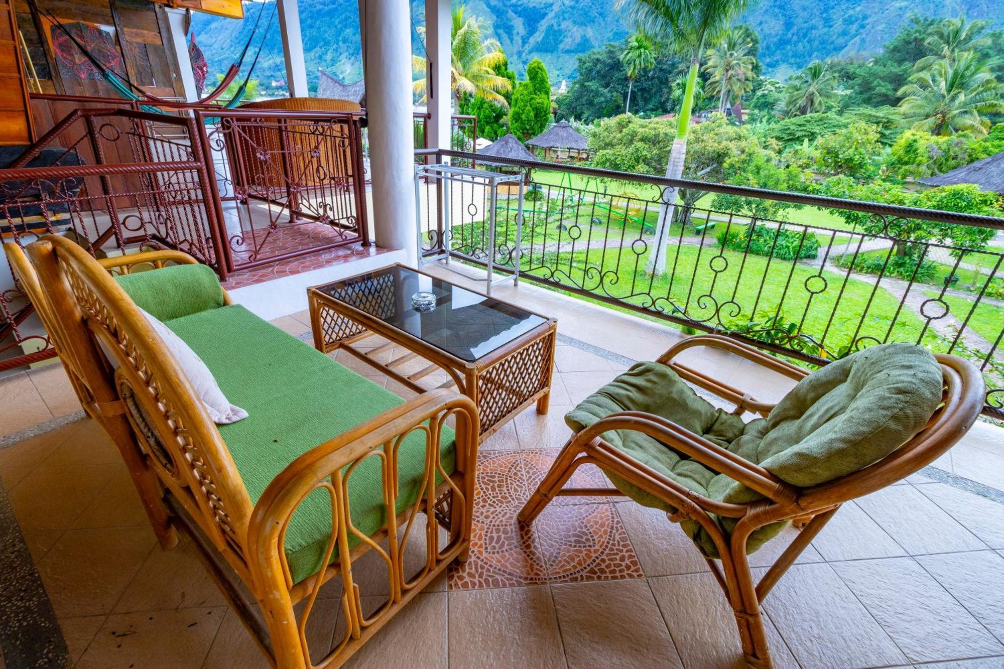 Tabo Cottages Tuk Tuk Exterior photo